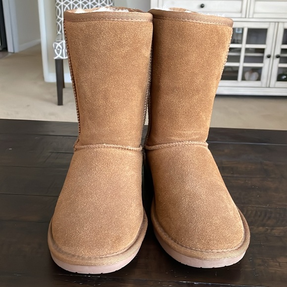 Minnetonka Women’s Olympia Suede Boots. Sheepskin Lining Easy Slip On. NWOT - Picture 15 of 15